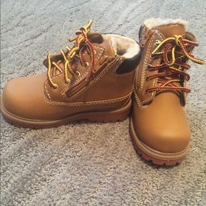 boys construction boots